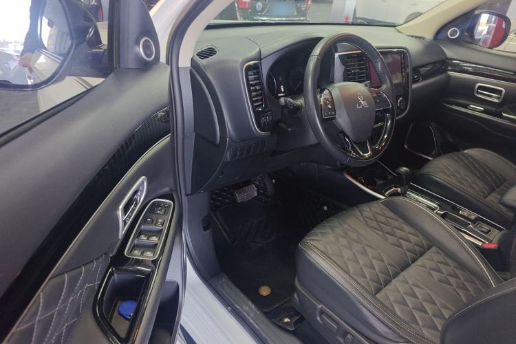 Used Mitsubishi Outlander 2021 Revised Version 2.0L Two-Wheel Drive Enjoyment Edition 5 Seats