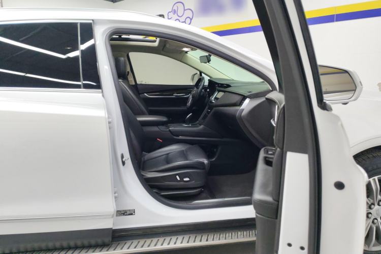 Used Cadillac XT5 2018 25T Luxury Model