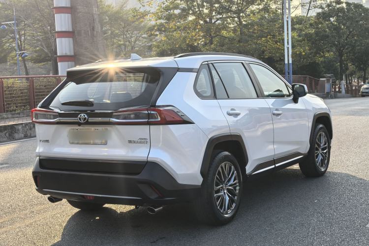 Used Toyota Wildlander 2023 2.0L CVT Two-Wheel Drive Luxury PLUS Edition
