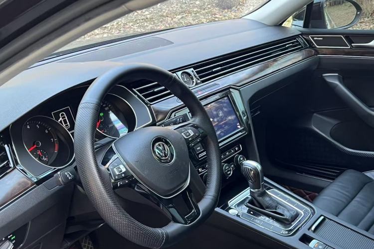 Used Volkswagen Magotan 2019 330TSI DSG Luxury Version China VI Standard