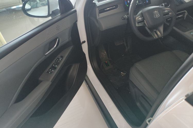 Used BYD Qin PLUS 2025 DM-i Smart Drive 55KM Leading Model
