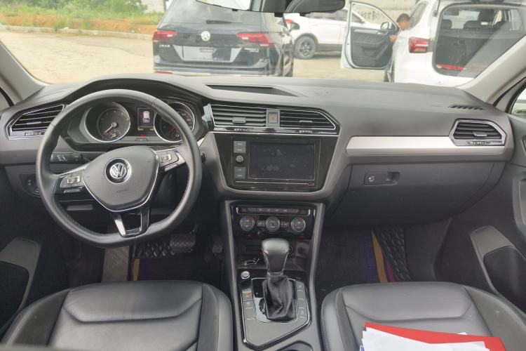 Used Volkswagen Tiguan L 2019 330TSI Automatic Two-Wheel Drive Panoramic Comfort Edition China VI Standard
