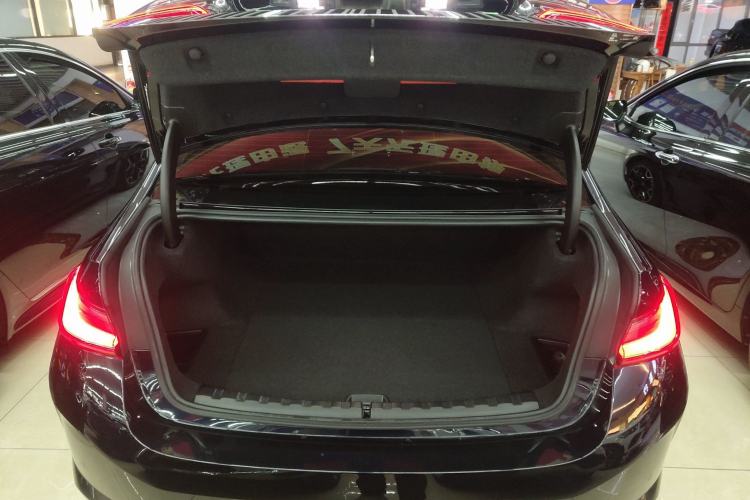 Used BMW i3 2024 eDrive 40 L Midnight Edition
