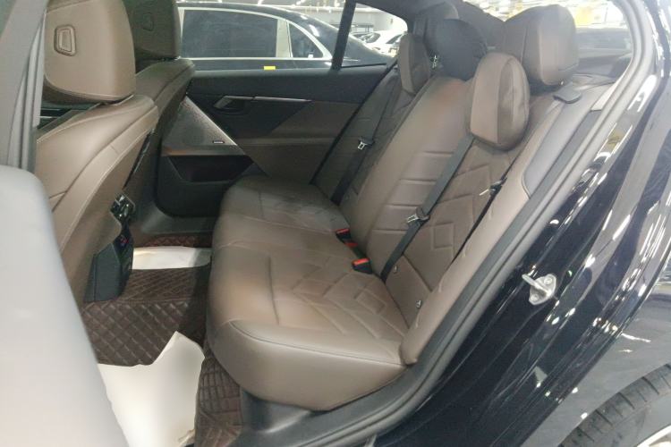 Used BMW 5 Series 2024 525Li Luxury Package
