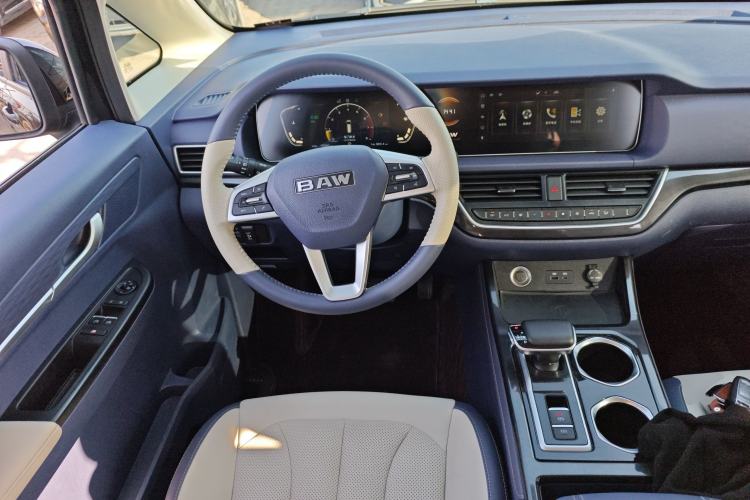 Used  Ruisheng Ace M7 2025 2.0L Automatic Long Wheelbase Luxury Version 7 Seats
