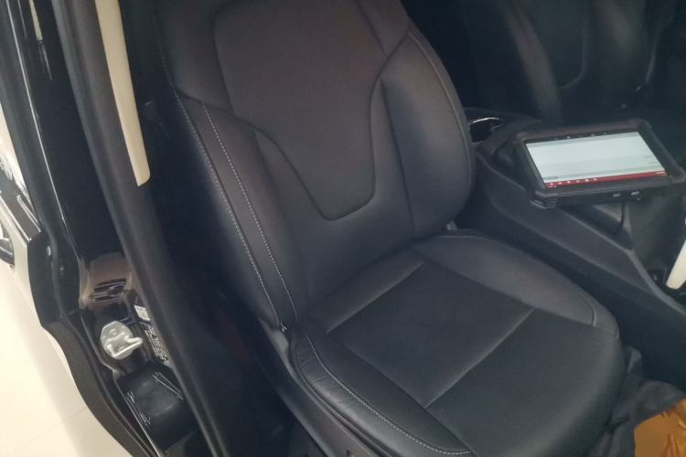 Used Mercedes-Benz V-Class 2018 V 260 Avantgarde Edition China VI
