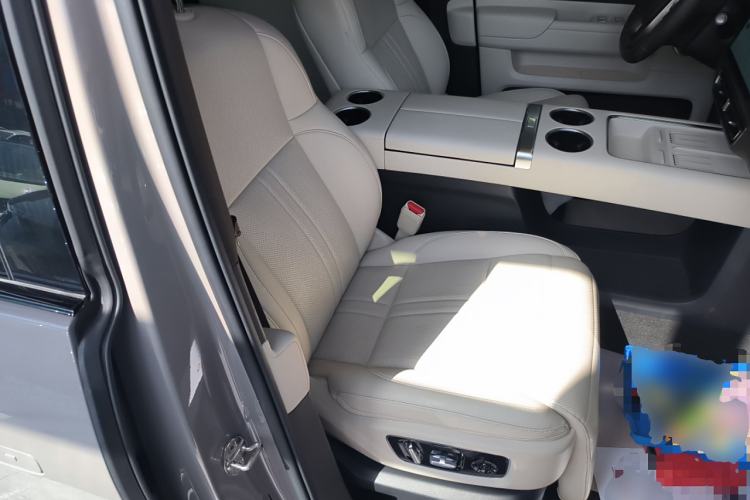 Used Li Auto MEGA 2024 Ultra Model
