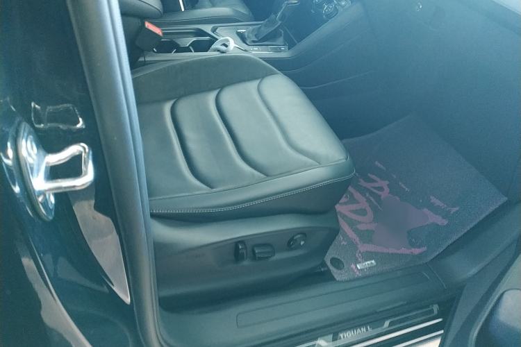 Used Volkswagen Tiguan L 2018 330TSI Automatic Two-Wheel Drive Luxury Edition
