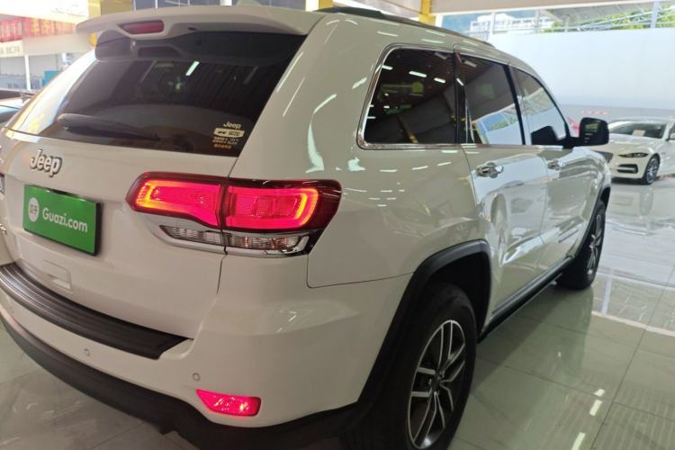 Used  Grand Cherokee 2020 3.0L Professional Navigation Edition