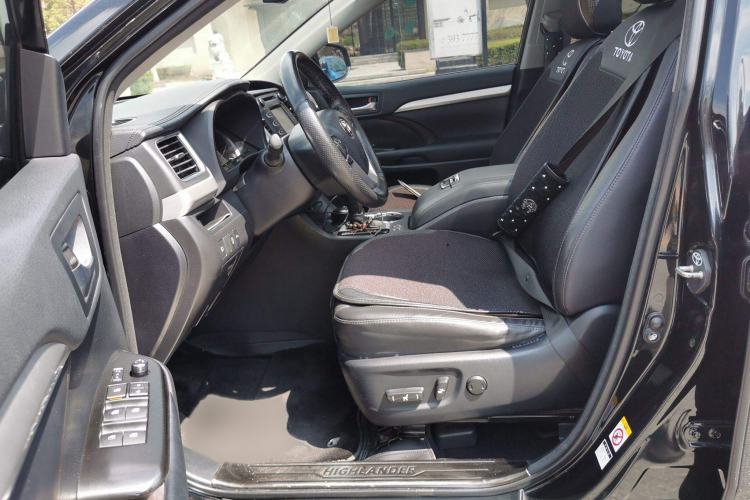 Used Toyota Highlander 2018 2.0T Four-Wheel Drive Luxury Edition 7 Seats China V Emission Standard
