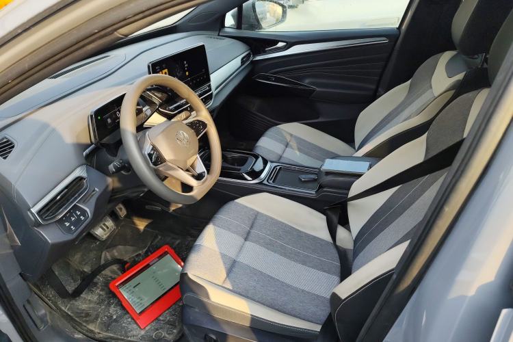 Used Volkswagen ID.4 CROZZ 2022 Long-Range PURE+ Edition
