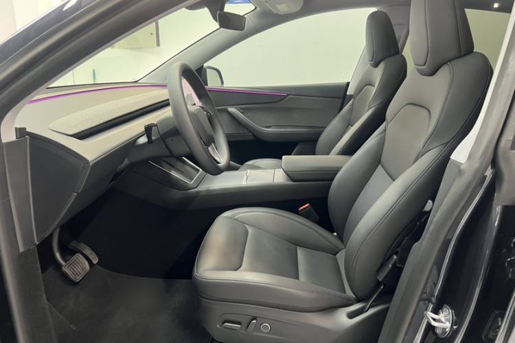 Used Tesla Model Y 2025 Rear-Wheel-Drive Version
