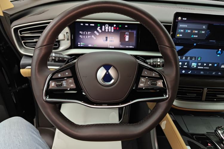 Used Denza D9 2025 DM-i Intelligent Drive 1020 Four-Wheel Drive Flagship Model