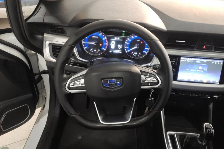 Used Geely Auto Vision X3 2019 Upgraded Model 1.5L Manual Elite Version