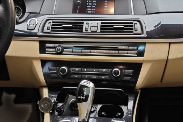 Used BMW 5 Series 2014 520Li Elegant Model
