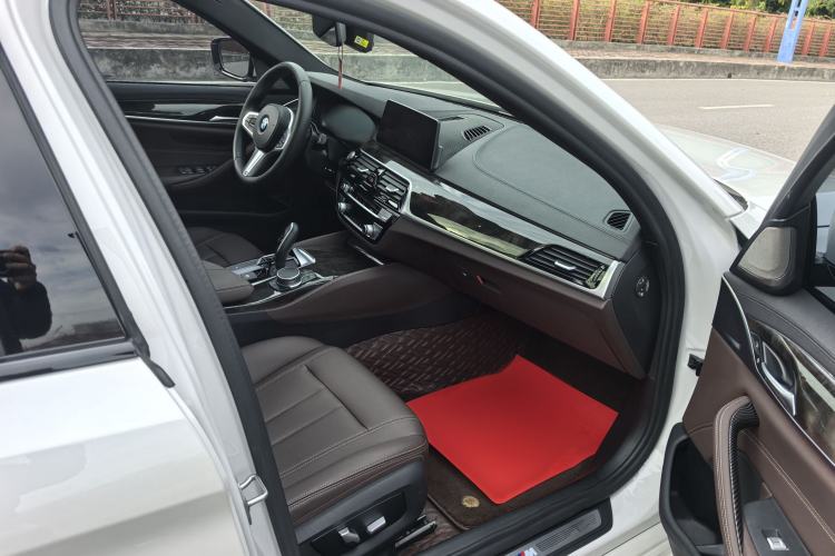 Used BMW 5 Series 2019 525Li M Sport Package