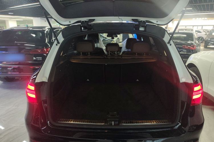 Used Mercedes-Benz GLC 2019 Facelift GLC 260 L 4MATIC Luxury Model
