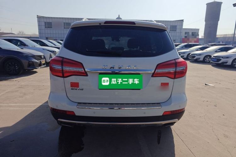 Used Haval H8 2015 2.0T two-wheel drive Comfort trim level
