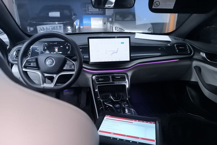 Used BYD Qin PLUS 2023 Champion Edition DM-i 120KM Excellence Model
