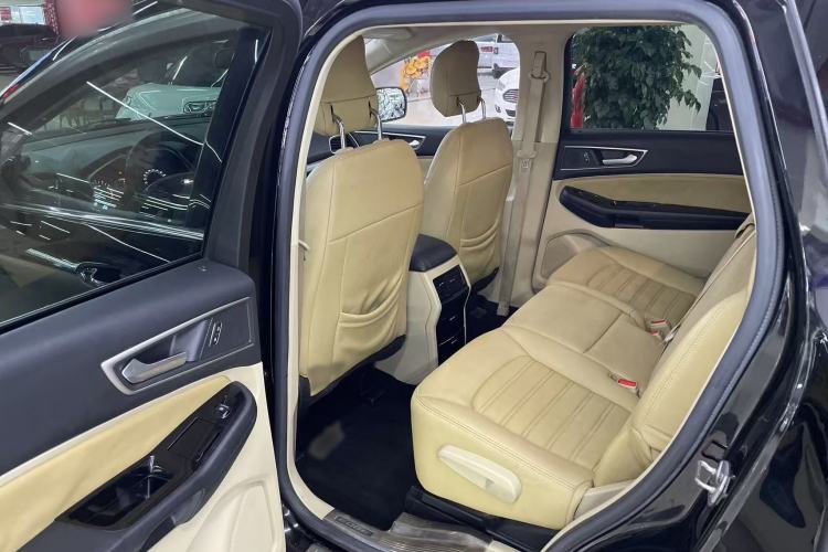 Used Ford Edge 2016 EcoBoost 245 Two-Wheel-Drive Titanium 5-Seater
