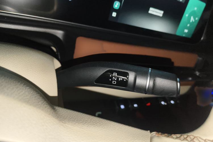 Used ORA Good Cat 2023 401 km Standard Range Luxury Version Lithium Iron Phosphate
