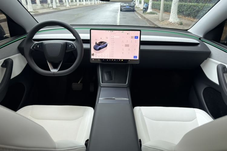 Used Tesla Model Y 2025 Rear-Wheel-Drive Version

