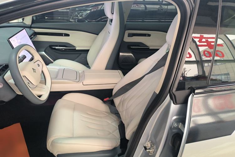 Used  GT 2023 560 Rear-Drive Seven-Wing Edition
