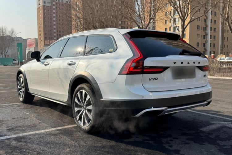 Used Volvo V90 2021 Cross Country B5 AWD Smart Range Edition
