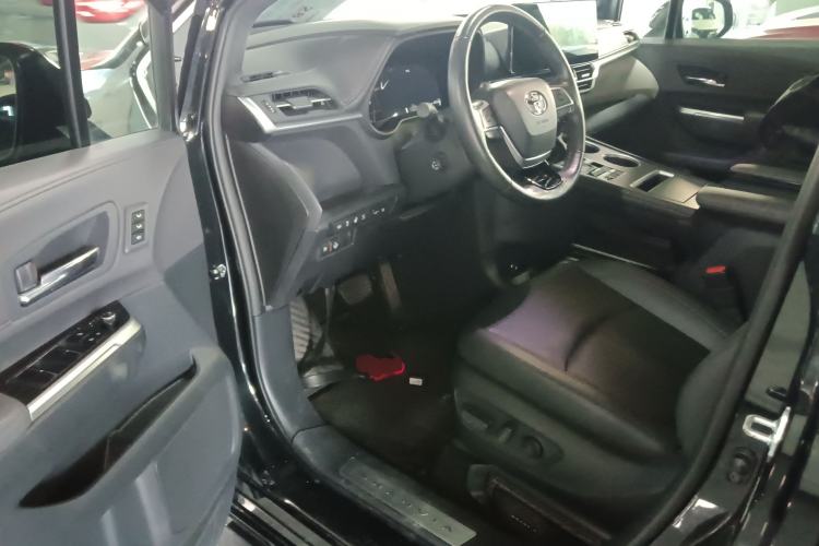 Used Toyota Granvia 2023 2.5L Hybrid Flagship VIP Edition
