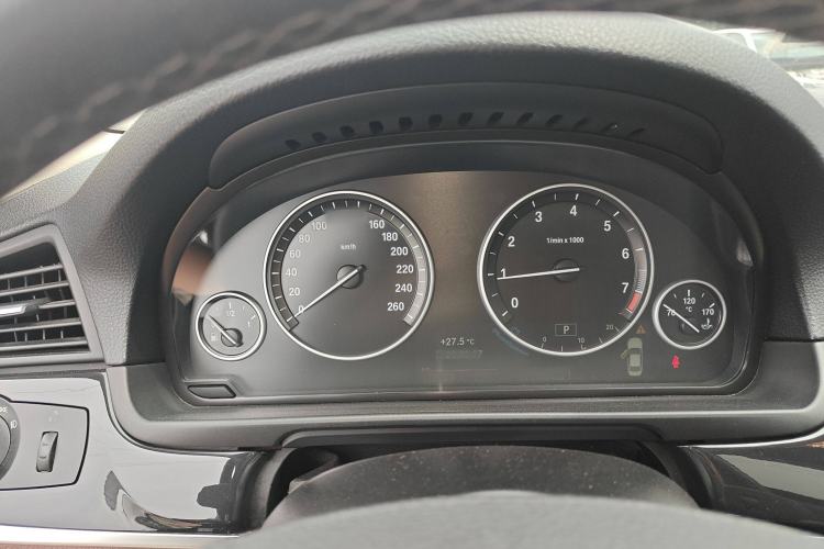 Used BMW 5 Series 2014 520Li Elegant Model
