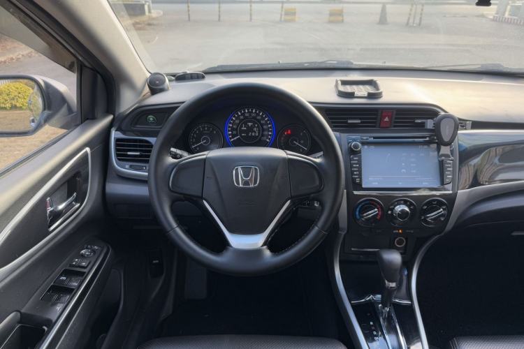 Used Honda Crider 2015 1.8L automatic comfort version
