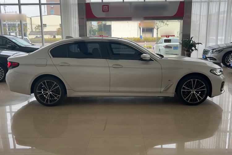 Used BMW 5 Series 2022 Second Facelift 530Li Leading Edition M Sport Package
