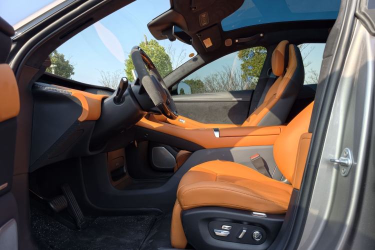 Used  YU7 2025 Ultra-Long Range High-Performance All-Wheel-Drive Max Edition
