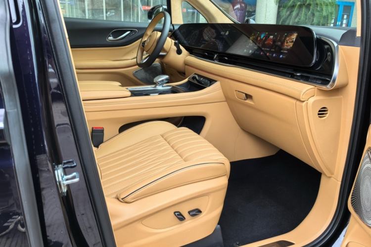 Used VOYAH Dream 2024 PHEV Ultra-Long Range Flagship Edition
