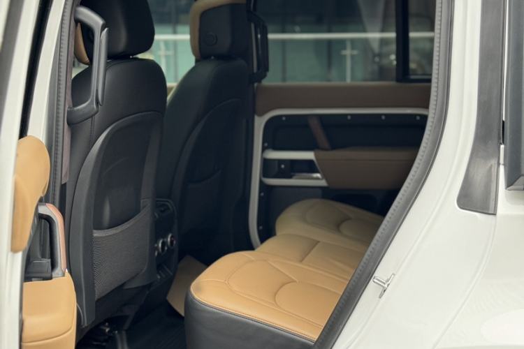 Used Land Rover Defender 2024 110 3.0T P400 Dark Edition
