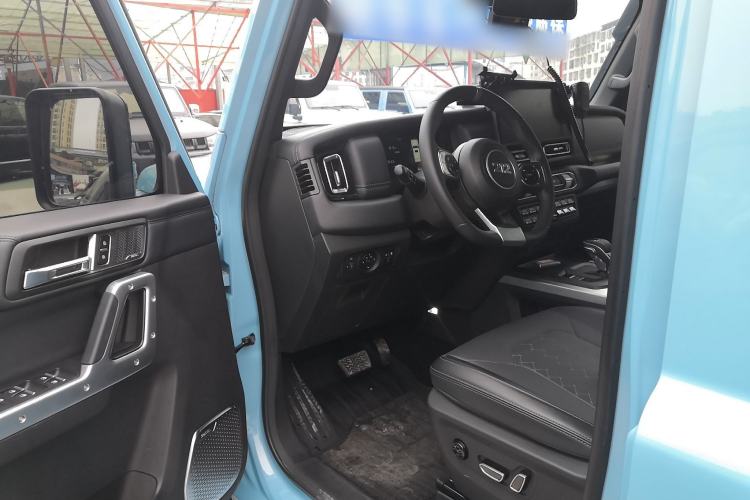 Used  T01 2025 2.0T Changfeng
