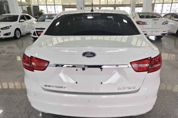 Used Ford Escort 2015 1.5L Manual Fashion Edition
