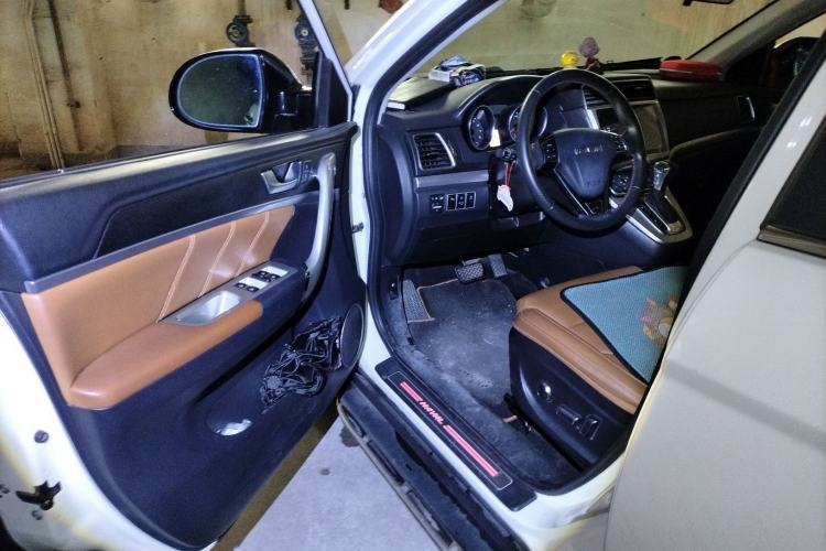 Used Haval H6 2015 Sport Edition 1.5T Automatic Two-Wheel Drive Luxury Model
