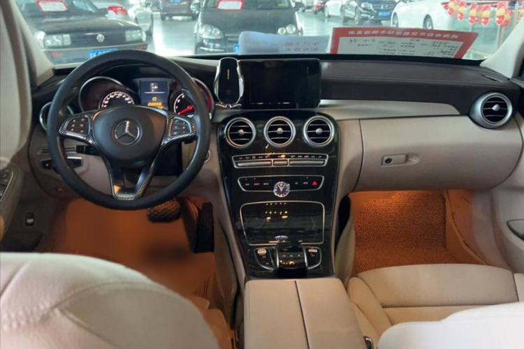 Used Mercedes-Benz C-Class 2015 Facelift C 200 L