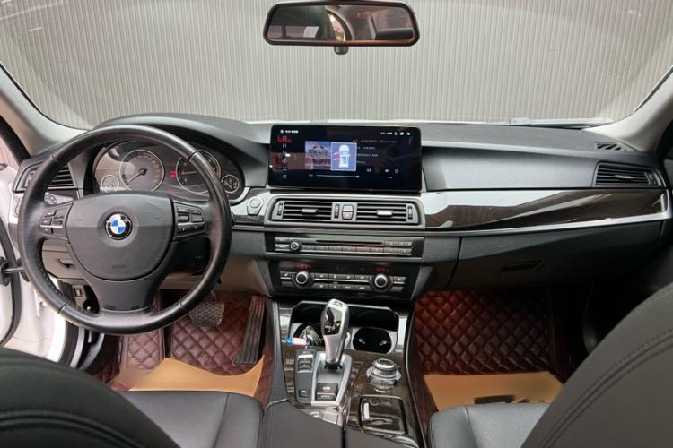 Used BMW 5 Series 2014 525Li Leading Model
