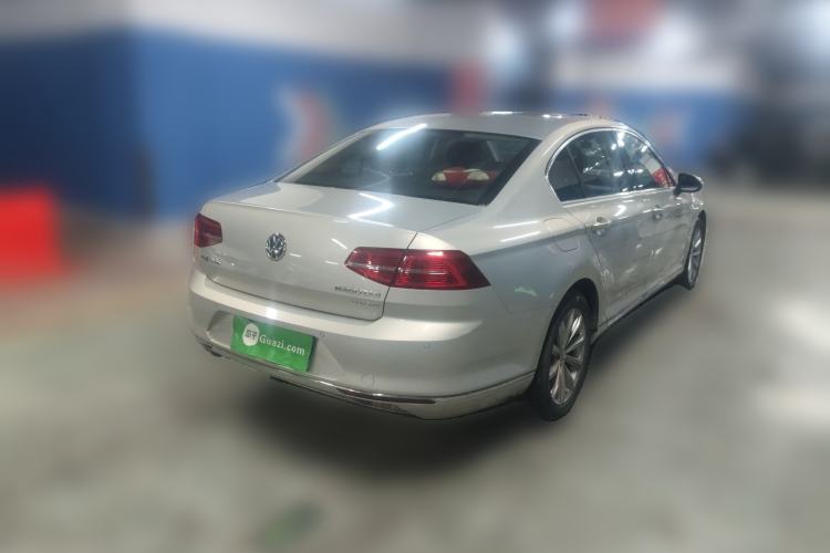 Used Volkswagen Magotan 2017 330TSI DSG Leading Model
