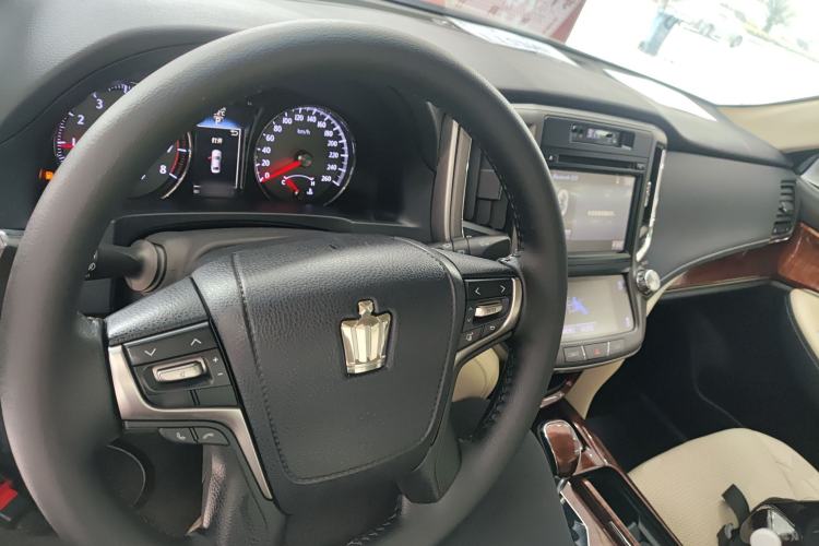 Used Toyota Crown 2015 2.0T Pioneer Edition
