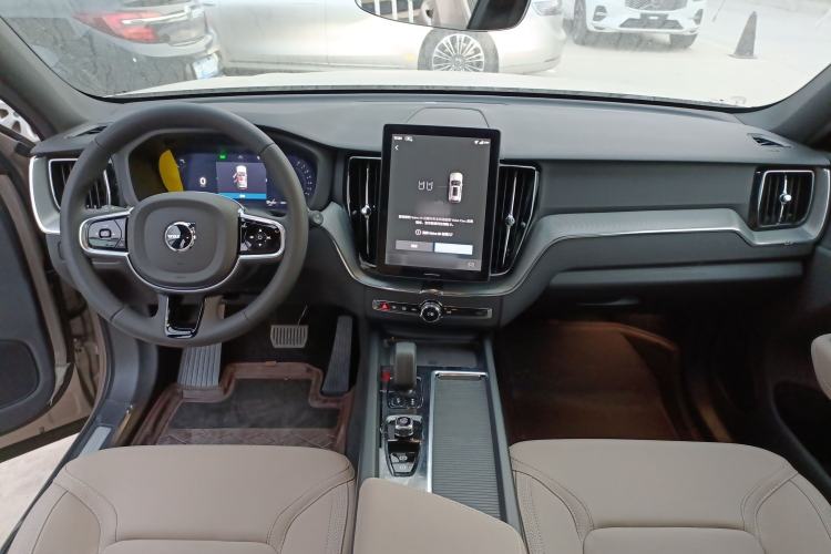 Used Volvo XC60 2026 B5 4x4 Smart Luxury Edition