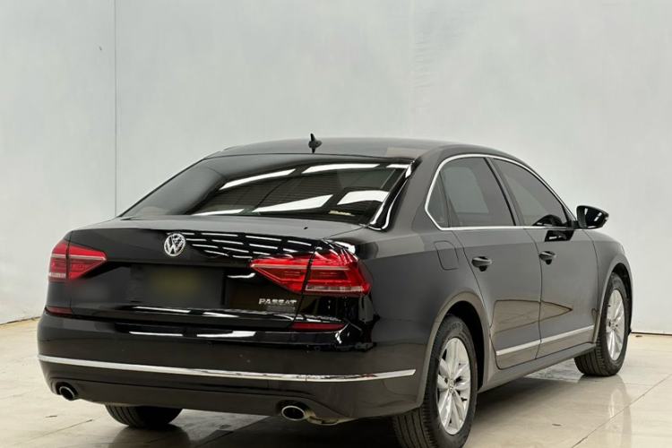 Used Volkswagen Passat 2016 330TSI DSG Luxury Edition
