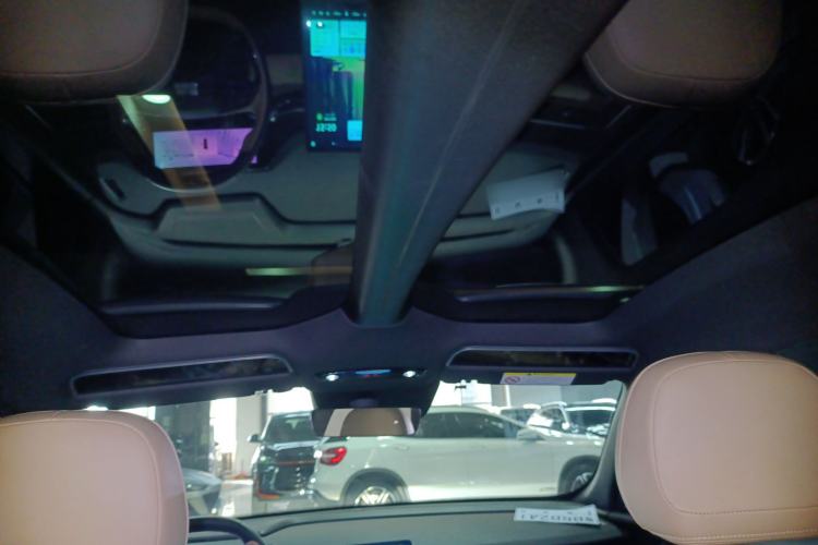 Used  L6 2023 125km MAX
