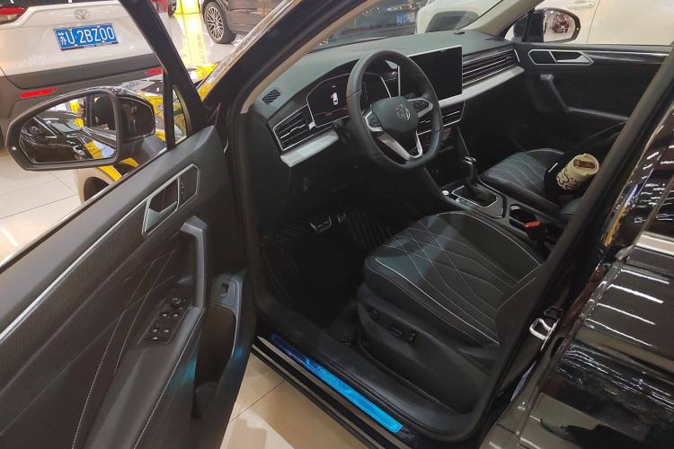 Used Volkswagen Tiguan L 2024 Outstanding Model 330TSI Automatic Two-Wheel Drive R-Line Dragon Glory Edition