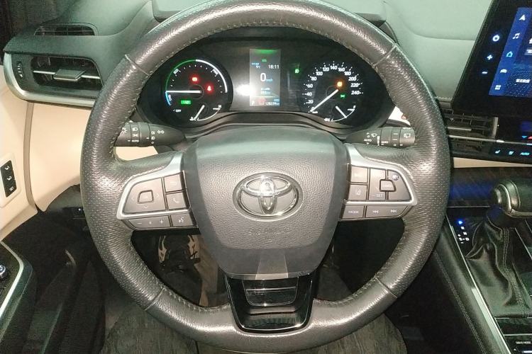 Used Toyota Granvia 2022 2.5L Hybrid Prestige Edition