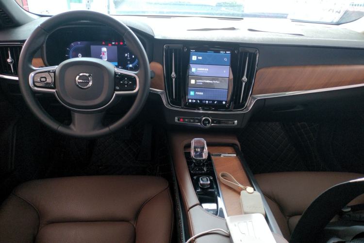 Used Volvo S90 2023 B5 Zhiyi Luxury Edition
