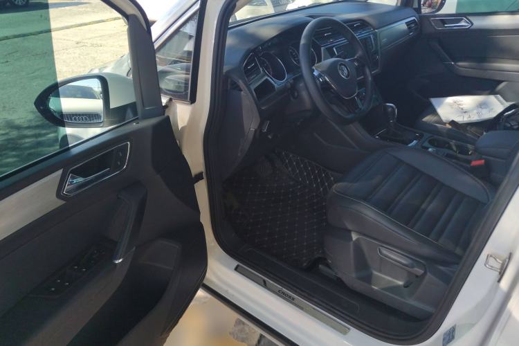 Used Volkswagen Touran 2018 Volkswagen Touran L 280TSI DSG Boundary Edition 7 Seats China VI Standard
