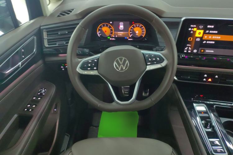 Used Volkswagen Viloran 2024 380TSI Luxury Edition
